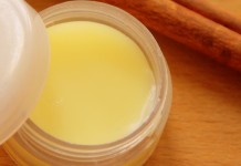 Doma narejen balzam za ustnice